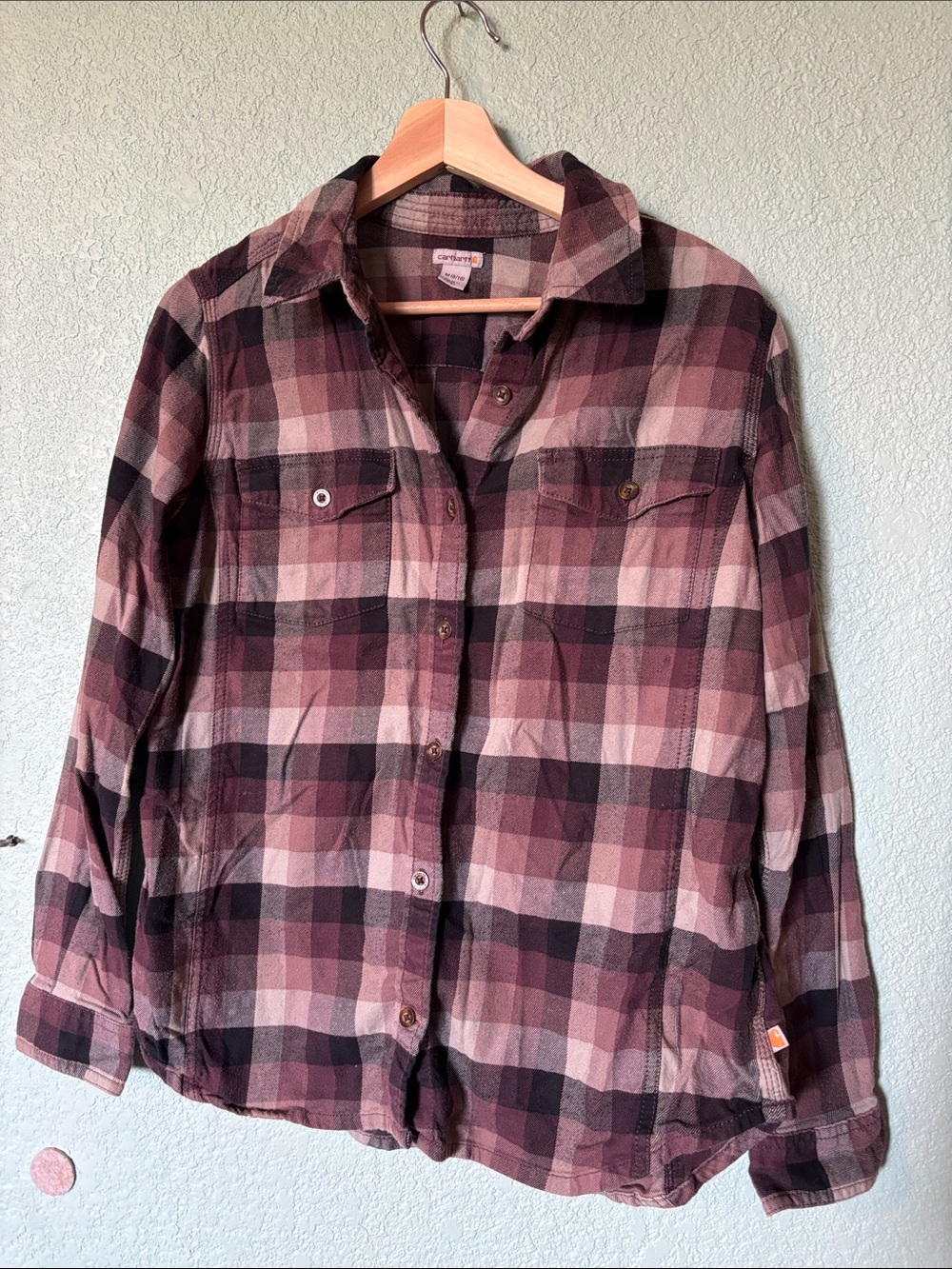 Carhartt Women’s Mauve & Black Plaid Flannel Button-Down Shirt Medium 8/10 Fair